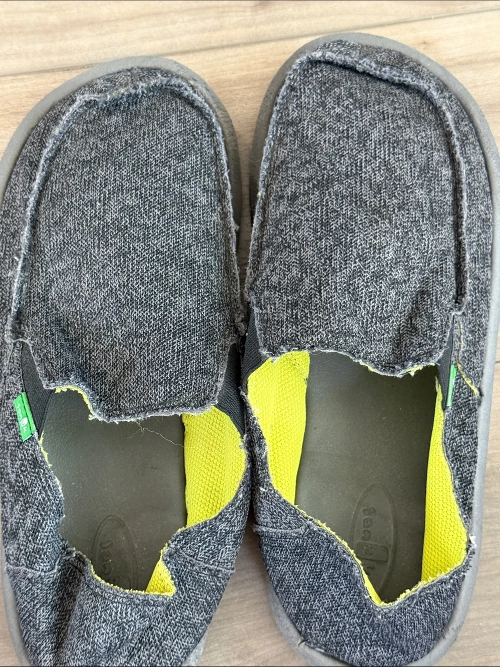 Sanuk Gray Knit Slip-On with Lime Accents Men’s Size 10